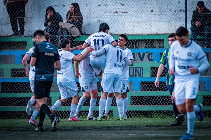 Racing cape� el temporal y se termin� floreando